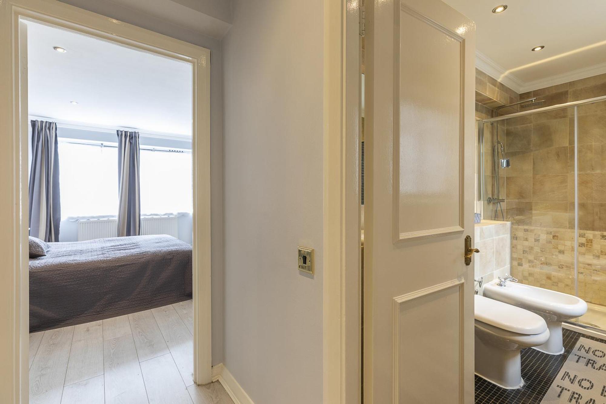 Gorgeous 4 Bedrooms Apartment Near Hyde Park And Oxford St London Luaran gambar